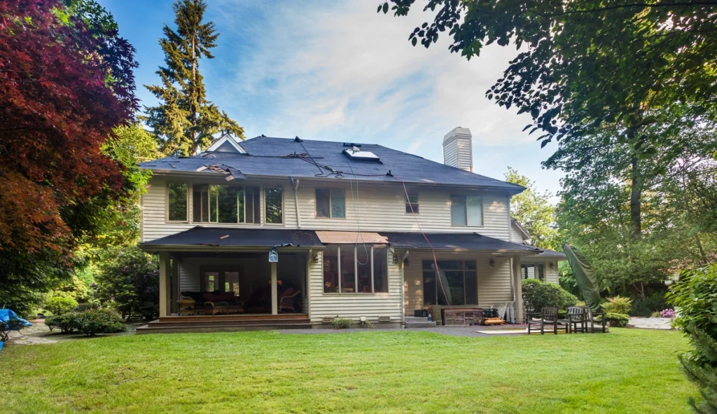 Residential home gets roof tear off and full replacement along with new flashing
